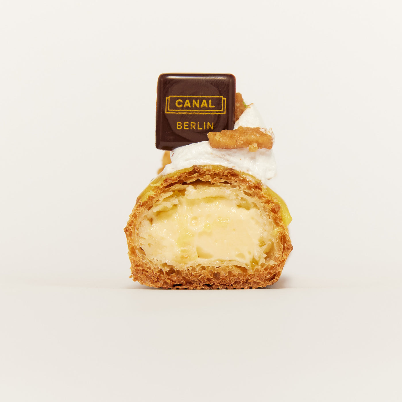 Calamansi Meringue Pie eclair