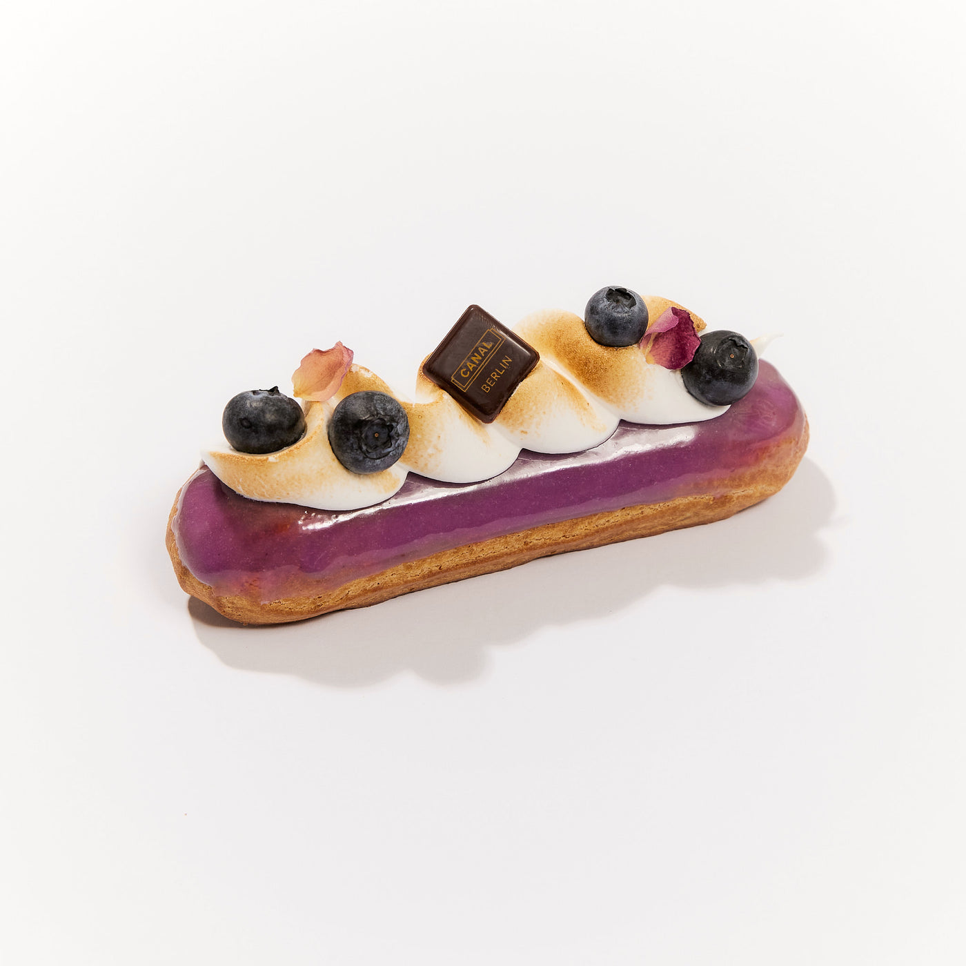 Blueberry & lemon éclair