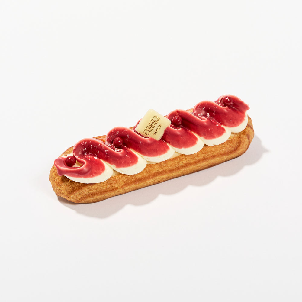 Red fruits Vanilla eclair - Holiday special